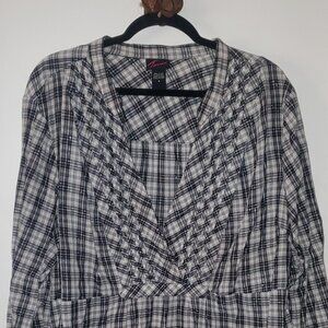 Torrid size 4 Boho plaid tunic top, black and white, metallic threads
